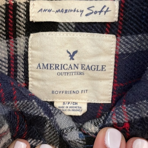 Plaid Boyfriend Fit American Eagle Button Down S - Picture 9 of 9